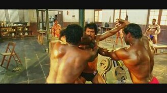 Бой в тренажёрном зале по-индийски - смотреть видео (3:46)