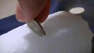 Монетка против сухого льда - смотреть видео (0:44)