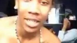 Доигрался с электрошокером - смотреть видео (1:17)