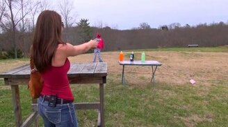 Девушка, что у вас в сумочке? - смотреть видео (1:47)