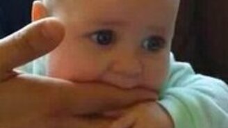 Ребёнок как музыкальный инструмент - смотреть видео (1:00)