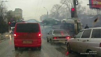 Мастерский разворот автовоза - смотреть видео (1:03)