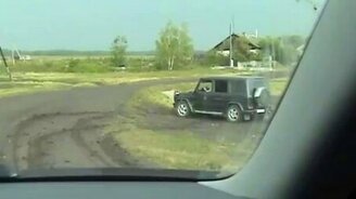 Гелендваген на плодородном чернозёме - смотреть видео (6:09)