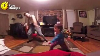 Идиллия отца и сына - смотреть видео (0:20)