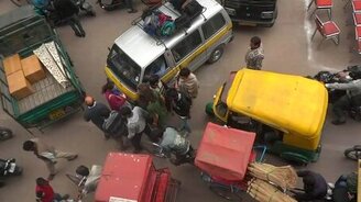 Индийский перекрёсток - смотреть видео (1:37)