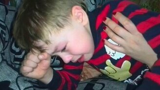 Мальчик плачет из-за исхода гонки - смотреть видео (1:26)