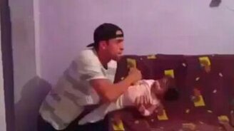 Как играют брат с сестрой - смотреть видео (0:24)