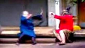 Бабули дерутся - смотреть видео (1:05)