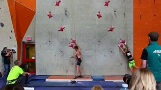 Самый ловкий скалолаз - смотреть видео (0:18)