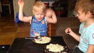 Детская реакция на любимый мультик - смотреть видео (1:14)