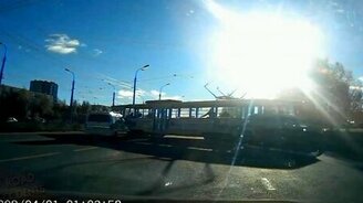 ДТП с трамваями - смотреть видео (2:21)