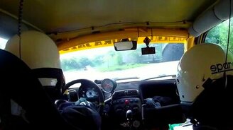 У спорткара руль отвалился - смотреть видео (1:19)