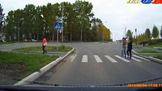 Позитивные и весёлые люди на дорогах - смотреть видео (2:43)