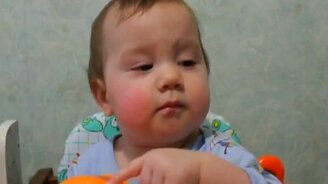 Детская реакция на скотч - смотреть видео (0:44)