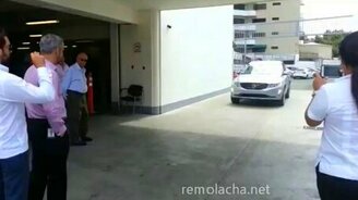 Самостоятельная парковка Вольво - смотреть видео (0:33)