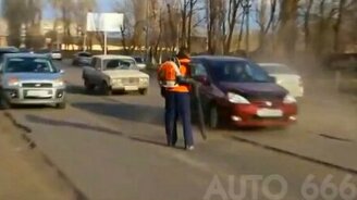 Дорожно-транспортные казусы - смотреть видео (2:48)