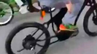 Рамзан Кадыров на велосипеде - смотреть видео (2:12)