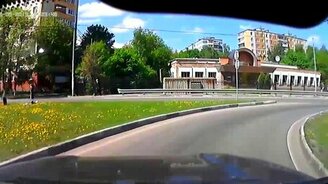 Мать чуть не лишилась сына - смотреть видео (0:40)