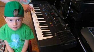 Мальчик с абсолютным слухом - смотреть видео (2:18)