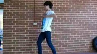 Интересный танец - смотреть видео (0:57)