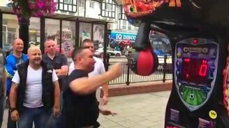 Неожиданно слабый удар - смотреть видео (0:26)