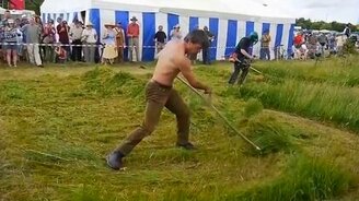 Коса против триммера - смотреть видео (0:37)