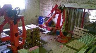 Роботы загружают печной вагон - смотреть видео (1:37)