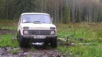 Нива буксует возле ЛЭП - смотреть видео (4:35)