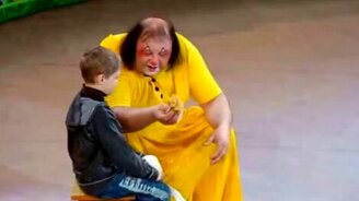 Клоун шокирует мальца - смотреть видео (2:54)