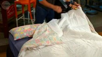 Способ вдеть одеяло в пододеяльник - смотреть видео (1:24)