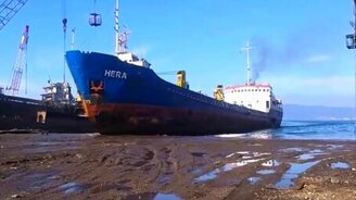 Десятка эффектных аварий кораблей - смотреть видео (6:39)