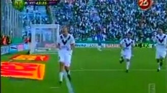 Забавно радуется голу - смотреть видео (0:46)