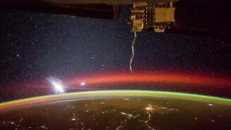 Луна и Венера закатываются за Землю - смотреть видео (0:54)