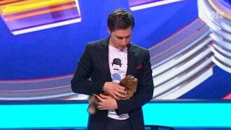 Иллюзионист с енотом - смотреть видео (3:51)