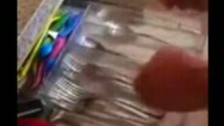 Музыка на столовых приборах - смотреть видео (1:12)