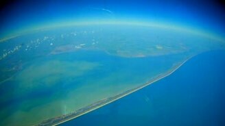 Захватывающие полёт и приземление - смотреть видео (6:23)