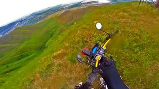 Чуть не нырнул с горы - смотреть видео (0:47)