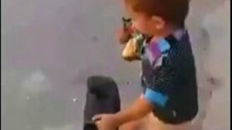 Как открыть пакет с сухариками - смотреть видео (0:16)