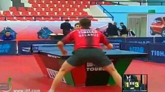 Теннисист разрушил шаблон - смотреть видео (0:33)