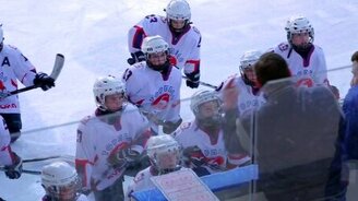 Флешмоб для юных хоккеистов - смотреть видео (1:58)