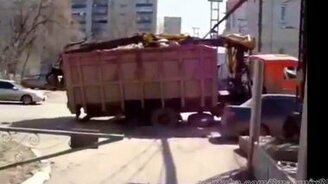 Асфальт уходит из-под колёс - смотреть видео (6:35)