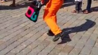 Танцевальный уличный король - смотреть видео (2:49)