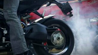 Город - не трек для мотоциклистов - смотреть видео (0:59)