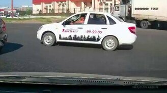 Спасли котёнка на дороге - смотреть видео (0:55)