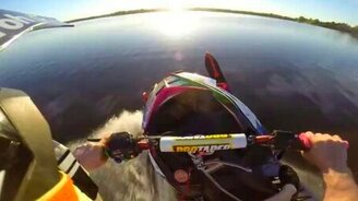 На снегоходе по речке - смотреть видео (2:04)