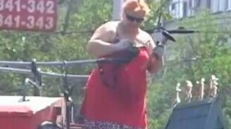 Женщина века - смотреть видео (0:23)