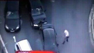 Скрывается от полиции - смотреть видео (1:05)