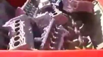 Щёлкает двигатели, как орешки - смотреть видео (2:59)