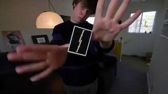 Карточный фокусник - смотреть видео (1:38)