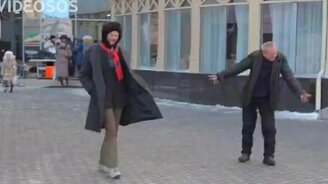 Спонтанный уличный позитив - смотреть видео (1:43)